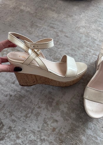 37 Beden beyaz Renk Prada Beyaz Dolgu Topuklu Kadın Ayakkabı