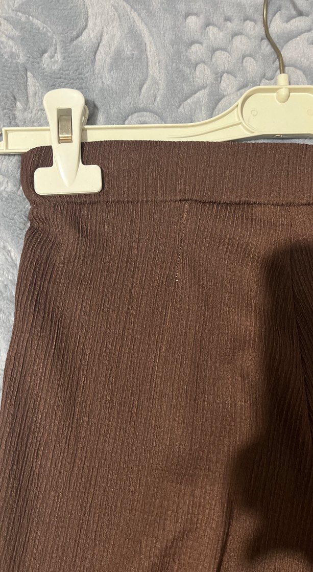 Kahverengi  yırtmaçlı ince pantolon - Görsel 3