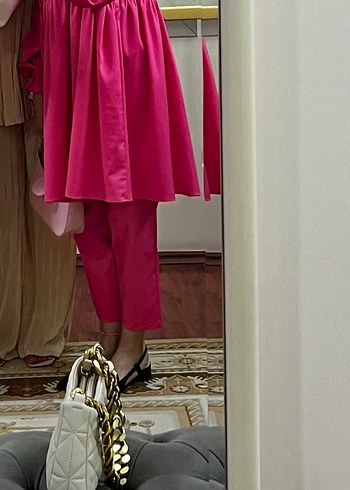 Pembe pantolonlu takım - Görsel 3