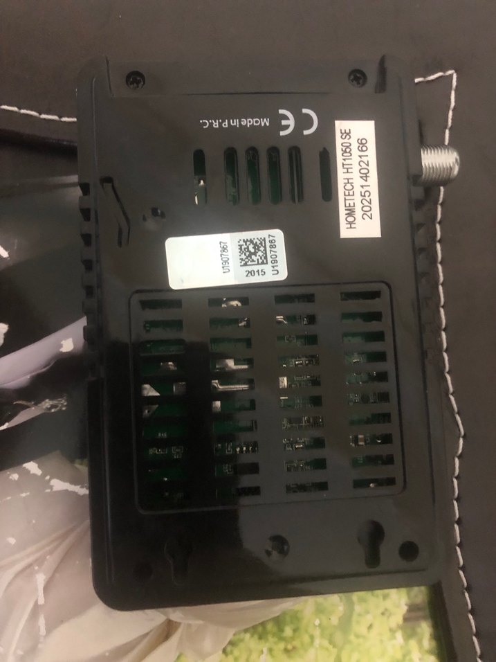 Uzaktan Kumandalı Uydu Alıcısı ve HDMI Kablosu - Görsel 5