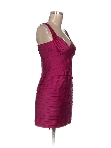 BCBG Maxazria BCBG Maxazria Kısa Elbise %70 İndirimli.