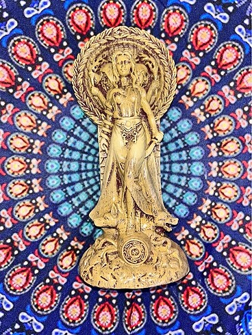 Hekate Heykeli