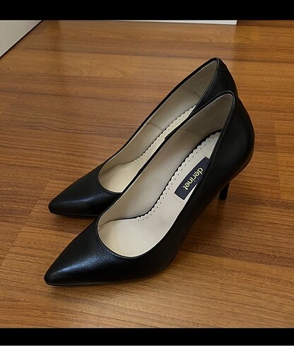 Derinet siyah stiletto
