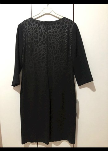 Desenli Siyah V Yaka Elbise - Görsel 2