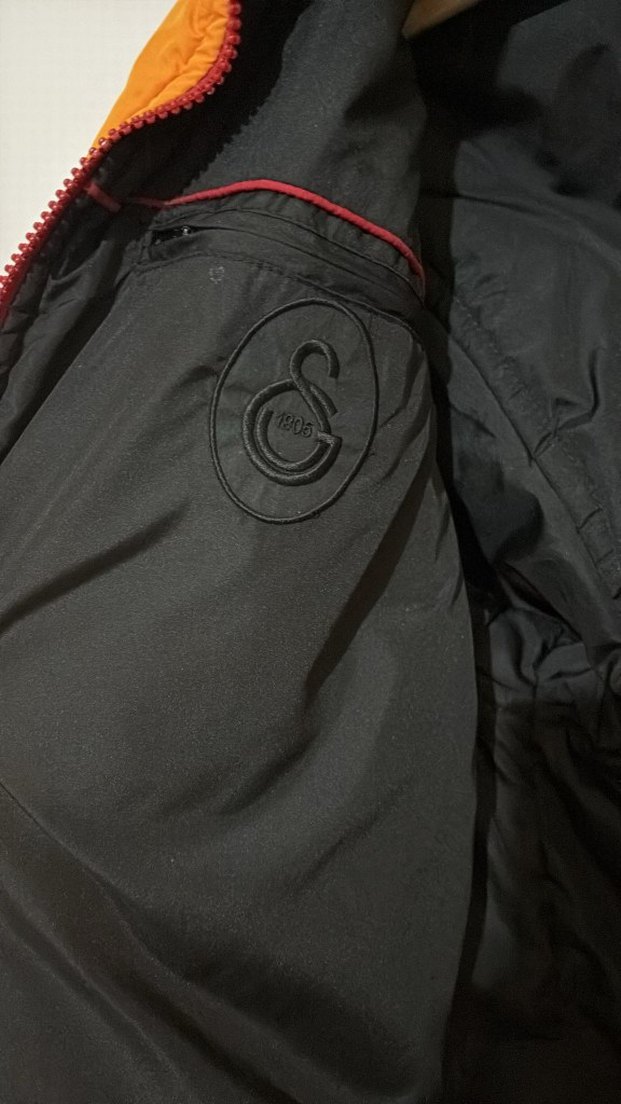 orijinal l Xl e Galatasaray yağmurluk cift taraflıdır - Görsel 2