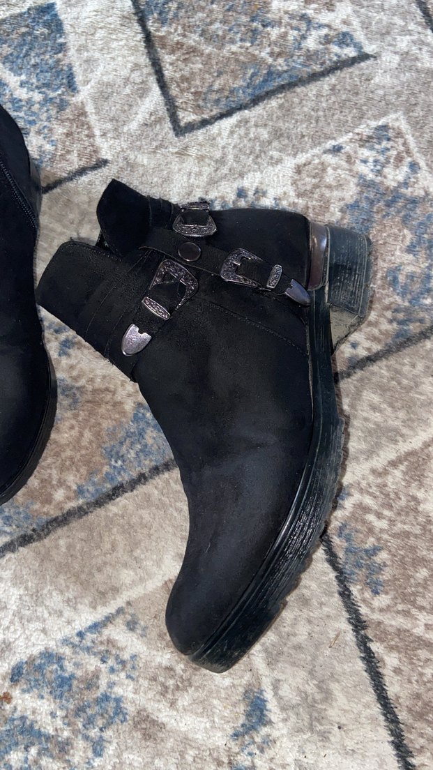 Siyah Süet Kadın Dolgu Topuklu Bot - Görsel 3