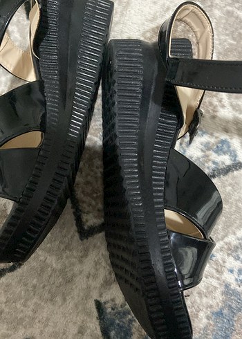 Siyah Platform Topuklu Kadın Sandalet - Görsel 2