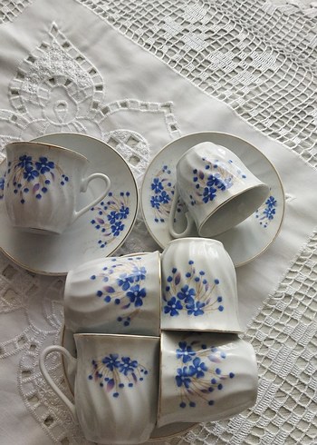Mavi Çiçek Desenli Beyaz Porselen Fincan Takımı - Görsel 6