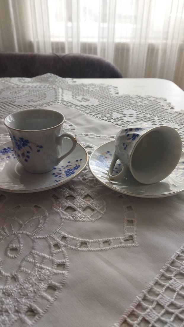 Mavi Çiçek Desenli Beyaz Porselen Fincan Takımı - Görsel 2