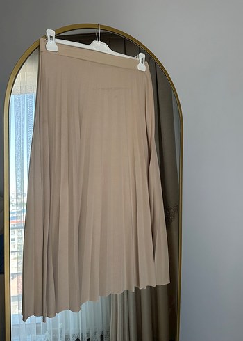 Diğer Bej Pilili Midi Etek