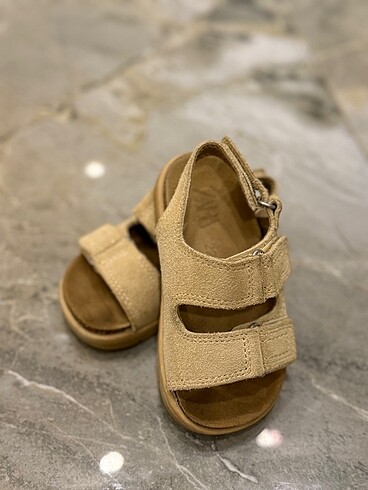 22 Beden camel Renk Zara sandalet