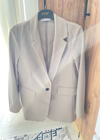 Stradivarius Stradivarius Bej Dökümlü Mini Blazer