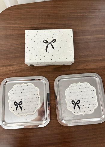 Beden Lc Waikiki Fiyonk Desenli Fincan Takımı ve sunum peçetesi