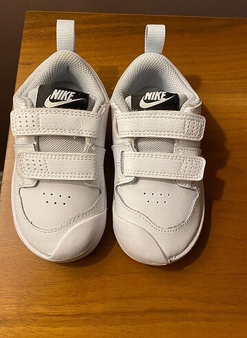 22 Beden Az kullanılmış Nike ayakkabı