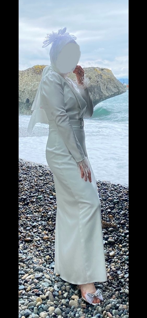 Uzun Beyaz Tesettür Sade Nişan Nikah Elbisesi - Görsel 2