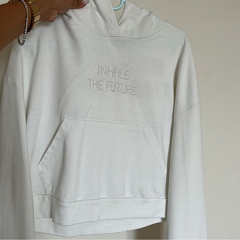 Beyaz Sırt Baskılı Crop Sweatshirt