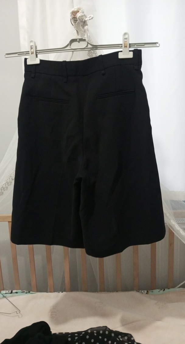 Kadın Siyah Kemerli Keten Bermuda Şort - Görsel 4