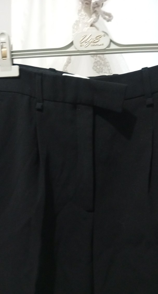 Kadın Siyah Kemerli Keten Bermuda Şort - Görsel 2