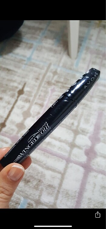 Avon wingeout mascara