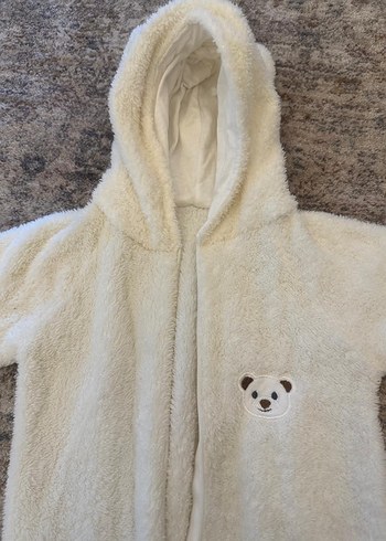 Kapüşonlu Beyaz Peluş Bebek Tulumu - Görsel 2