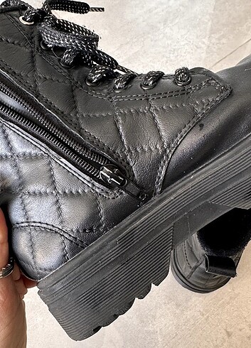 LCW Sıyah Deri görünümlü bağcık ve fermuarlı kız çocuk bot - Görsel 10