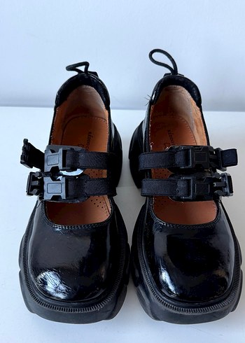 Kız Çocuk Siyah Rugan Gotik Topuklu Ayakkabı - Görsel 3