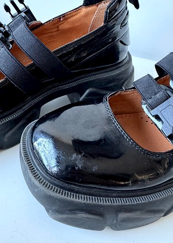 Kız Çocuk Siyah Rugan Gotik Topuklu Ayakkabı - Görsel 7