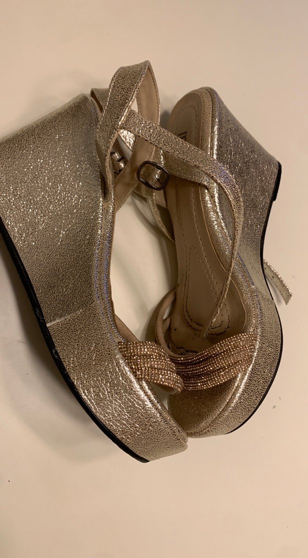 Altın Renkli Dolgu Topuklu Kadın Abiye Ayakkabı - Görsel 4
