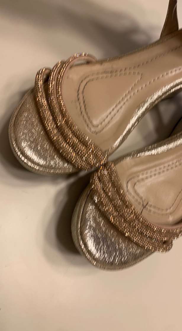 Altın Renkli Dolgu Topuklu Kadın Abiye Ayakkabı - Görsel 5