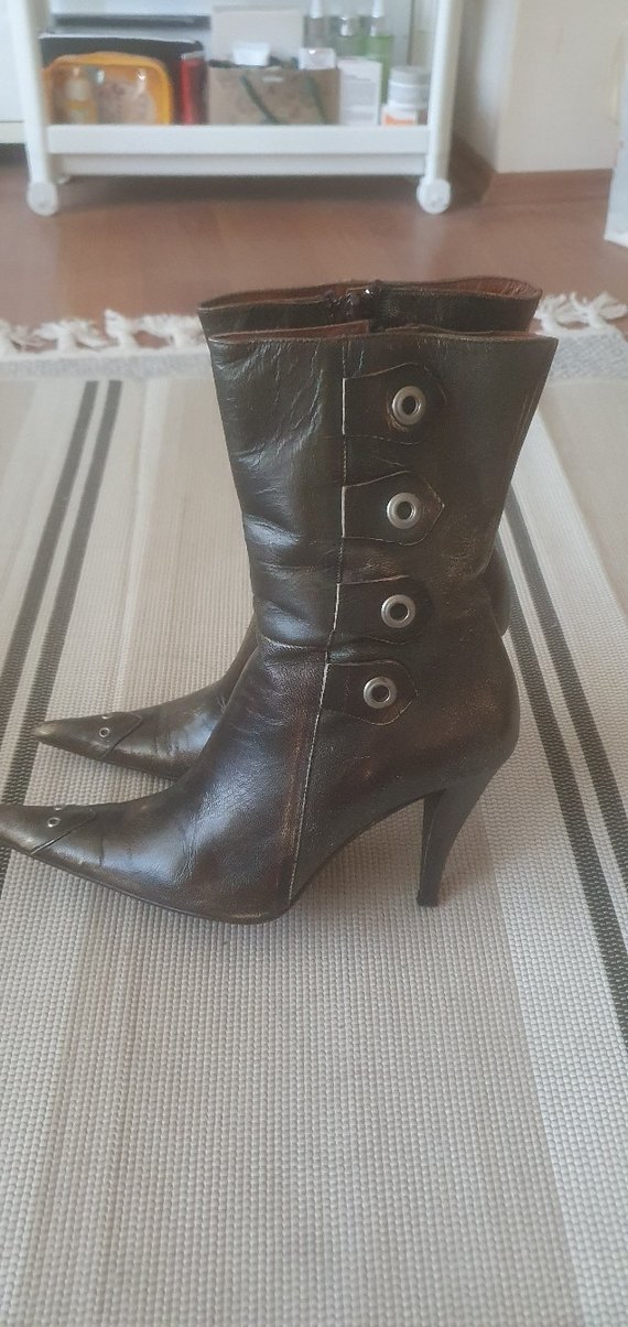 kahverengi deri eskitme detaylı deri bot - Görsel 3