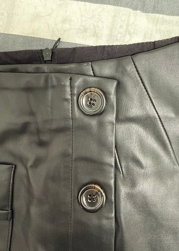 Düğmeli Siyah Deri Midi Etek - Görsel 2