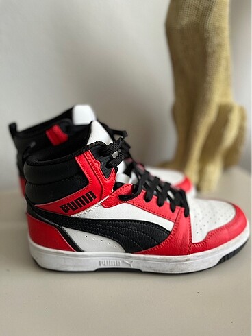Puma kırmızı ayakkabı