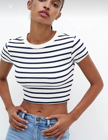 Pull and Bear Pul&Bear fitilli crop t-shirt