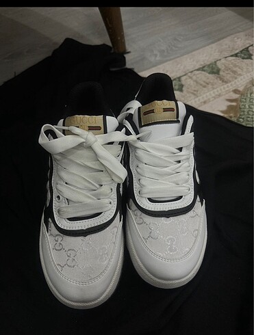 38 Beden beyaz Renk Gucci kaliteli