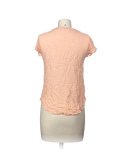 42 Beden Diğer T-shirt %70 İndirimli.