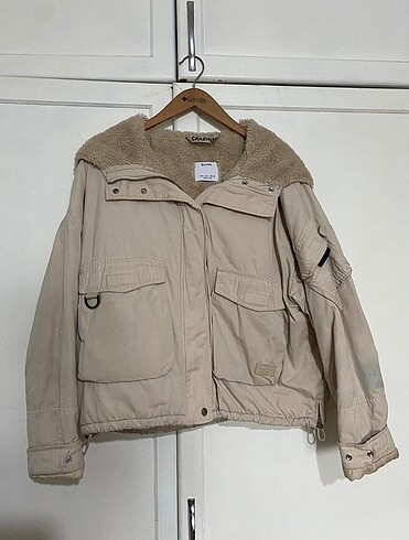 Bershka mont