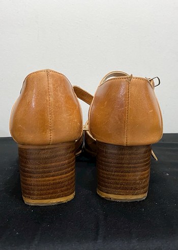 Bej Deri Vintage Tokalı Kadın Topuklu Ayakkabı - Görsel 3