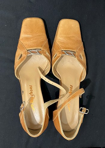 Bej Deri Vintage Tokalı Kadın Topuklu Ayakkabı - Görsel 4