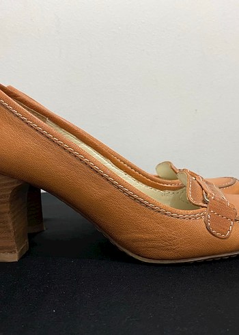 Bej Deri Tokalı Klasik Topuklu Kadın Ayakkabı - Görsel 2