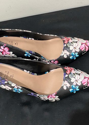 Çiçek Desenli Tokalı Stiletto Topuklu Kadın Ayakkabı - Görsel 4