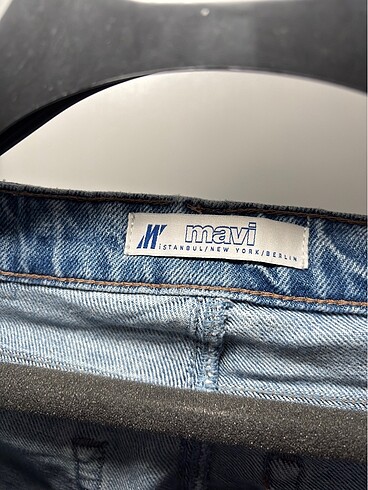 34 Beden mavi Renk Mavi yırtık straight jean