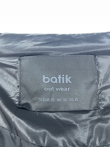 42 Beden kırmızı Renk Batik Mont %70 İndirimli.