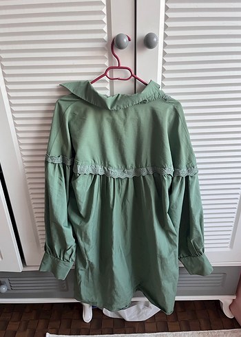 Nakışlı V Yakalı Kadın Denim Gömlek - Görsel 3