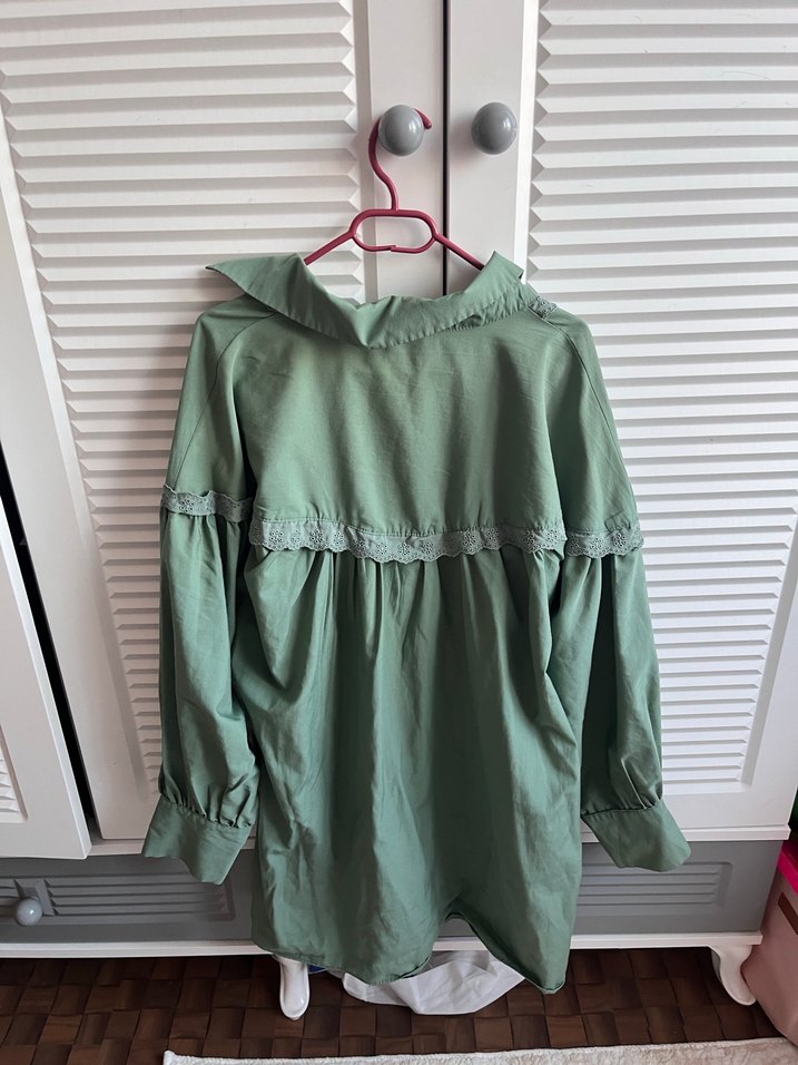 Nakışlı V Yakalı Kadın Denim Gömlek - Görsel 3