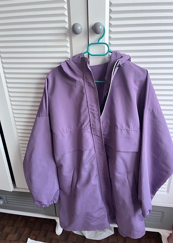Mor Midi Kadın Yağmurluk Kapüşonlu - Görsel 2