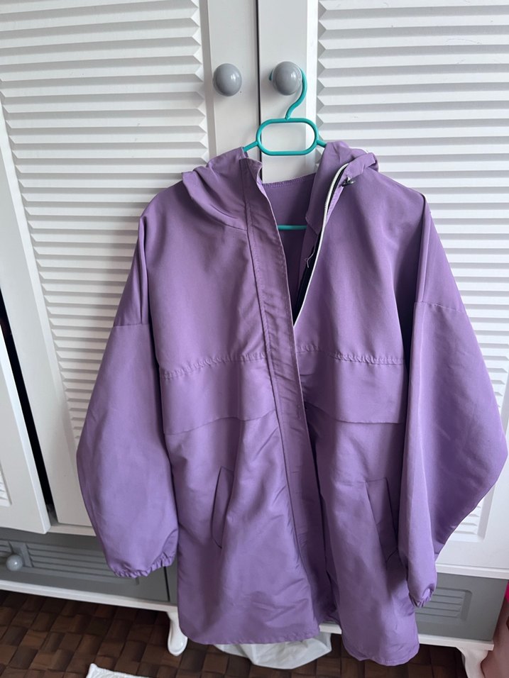 Mor Midi Kadın Yağmurluk Kapüşonlu - Görsel 2