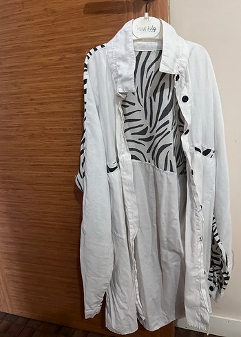 Zebra Desenli Beyaz Denim Gömlek - Görsel 4