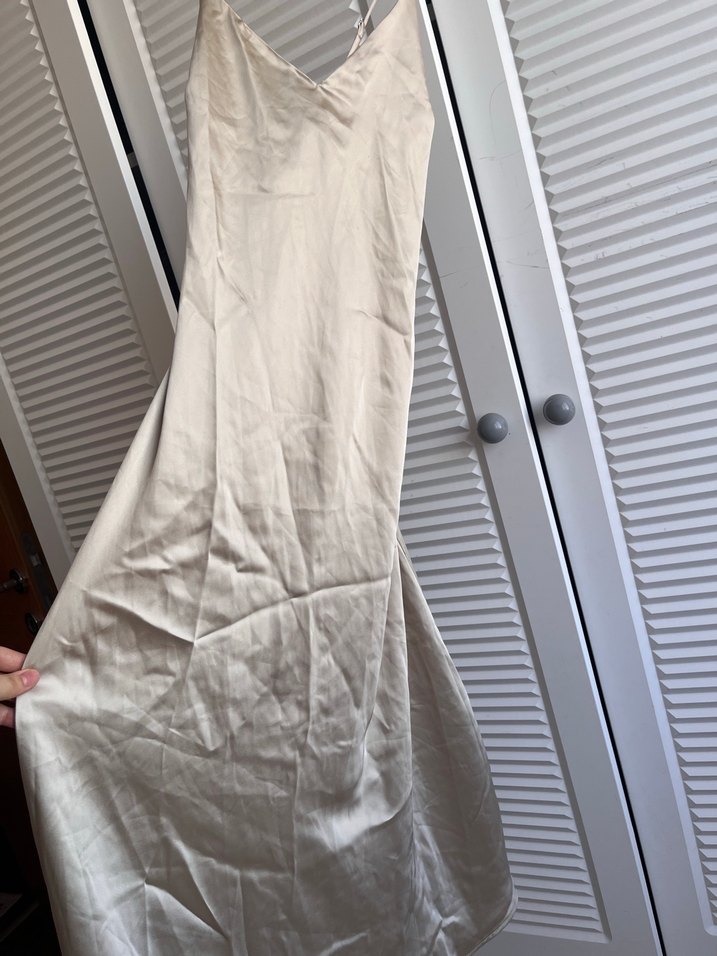 Bej V Yaka İp Askılı Elbise - Görsel 2