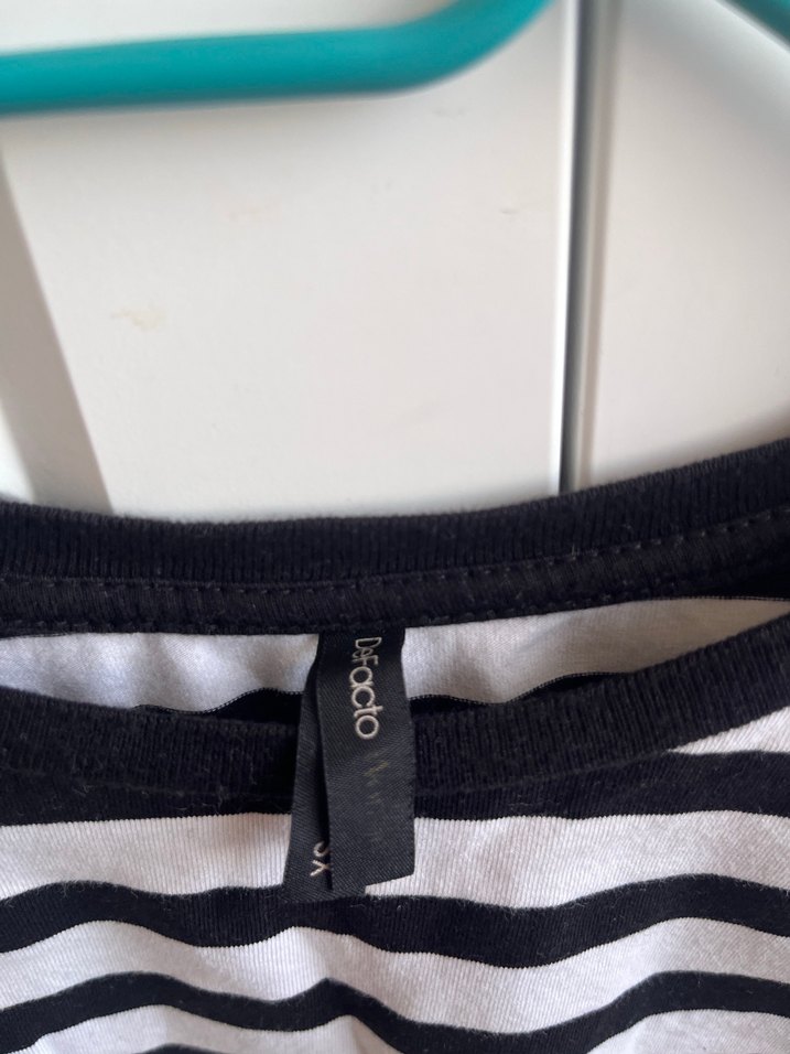 Kısa Kollu Çizgili Mini Kadın Tişört - Görsel 2