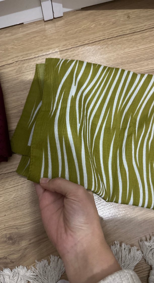 Yeşil Pilili Kadın şal - Görsel 4